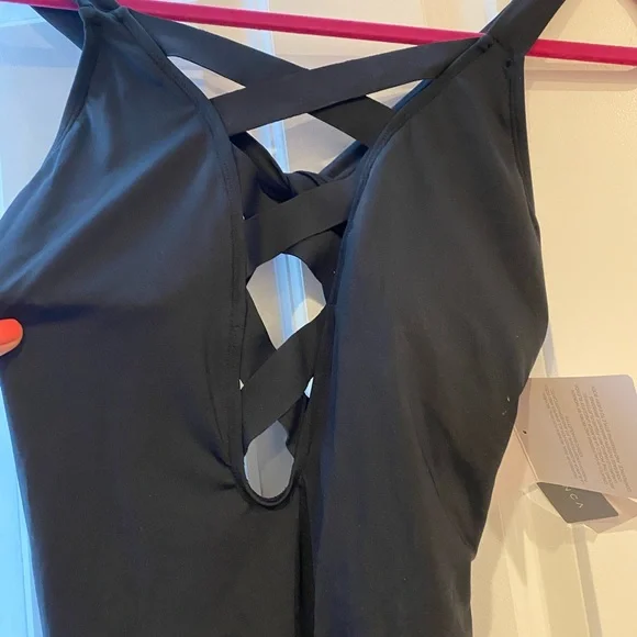 Lace Front Black One Piece La Blanca Low Cut - Picture 5 of 10